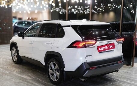 Toyota RAV4, 2019 год, 2 980 000 рублей, 6 фотография