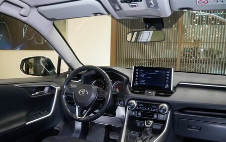 Toyota RAV4, 2019 год, 2 980 000 рублей, 16 фотография