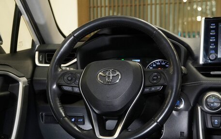 Toyota RAV4, 2019 год, 2 980 000 рублей, 17 фотография