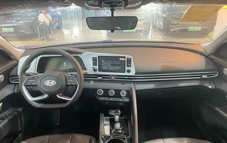 Hyundai Elantra, 2025 год, 1 852 000 рублей, 15 фотография