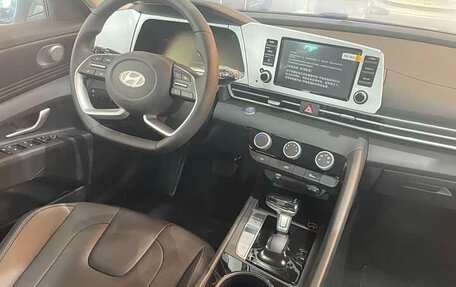 Hyundai Elantra, 2025 год, 1 852 000 рублей, 14 фотография