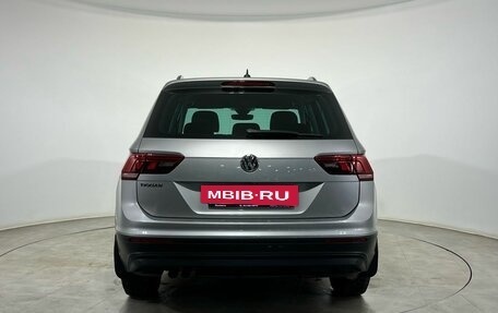 Volkswagen Tiguan II, 2019 год, 2 050 000 рублей, 3 фотография