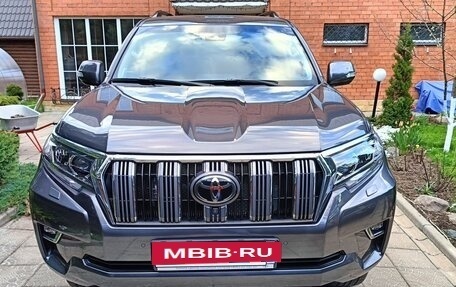 Toyota Land Cruiser Prado 150 рестайлинг 2, 2022 год, 8 200 000 рублей, 2 фотография