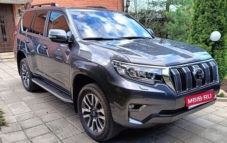 Toyota Land Cruiser Prado 150 рестайлинг 2, 2022 год, 8 200 000 рублей, 3 фотография