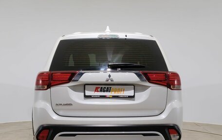 Mitsubishi Outlander III рестайлинг 3, 2020 год, 2 101 000 рублей, 6 фотография