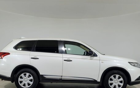 Mitsubishi Outlander III рестайлинг 3, 2020 год, 2 101 000 рублей, 4 фотография