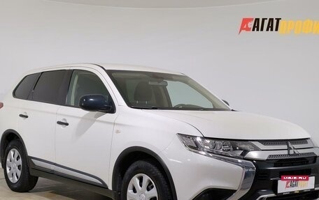Mitsubishi Outlander III рестайлинг 3, 2020 год, 2 101 000 рублей, 3 фотография