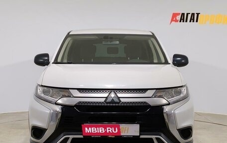 Mitsubishi Outlander III рестайлинг 3, 2020 год, 2 101 000 рублей, 2 фотография
