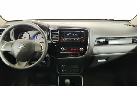 Mitsubishi Outlander III рестайлинг 3, 2020 год, 2 101 000 рублей, 9 фотография