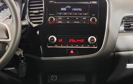 Mitsubishi Outlander III рестайлинг 3, 2020 год, 2 101 000 рублей, 10 фотография