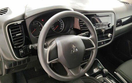 Mitsubishi Outlander III рестайлинг 3, 2020 год, 2 101 000 рублей, 11 фотография