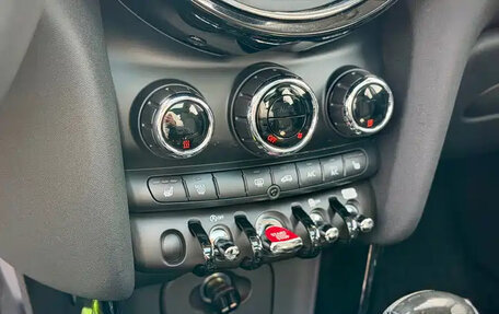 MINI Hatch, 2019 год, 1 615 000 рублей, 2 фотография