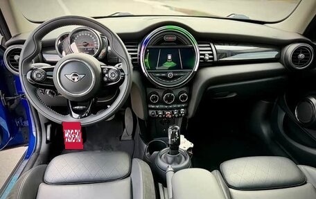 MINI Hatch, 2019 год, 1 615 000 рублей, 13 фотография