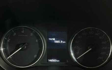 Mitsubishi Outlander III рестайлинг 3, 2018 год, 1 900 000 рублей, 13 фотография