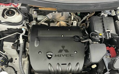 Mitsubishi Outlander III рестайлинг 3, 2018 год, 1 900 000 рублей, 21 фотография