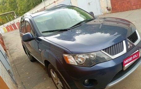 Mitsubishi Outlander III рестайлинг 3, 2008 год, 1 100 000 рублей, 7 фотография