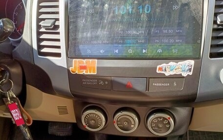 Mitsubishi Outlander III рестайлинг 3, 2008 год, 1 100 000 рублей, 12 фотография