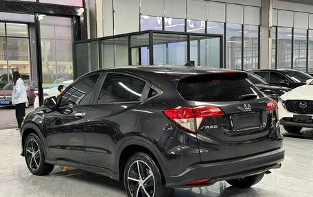 Honda Vezel, 2021 год, 1 170 000 рублей, 4 фотография