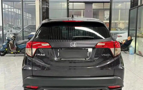 Honda Vezel, 2021 год, 1 170 000 рублей, 5 фотография