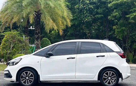 Honda Fit, 2021 год, 995 000 рублей, 7 фотография