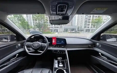 Hyundai Elantra, 2021 год, 1 100 000 рублей, 10 фотография