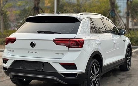 Volkswagen T-Roc I, 2022 год, 1 940 001 рублей, 7 фотография