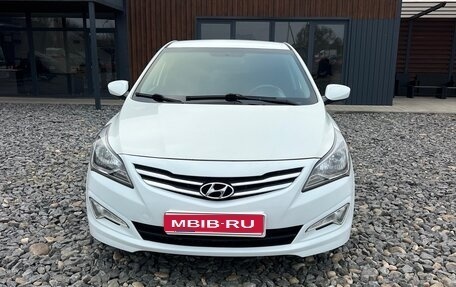 Hyundai Solaris II рестайлинг, 2015 год, 1 000 000 рублей, 1 фотография