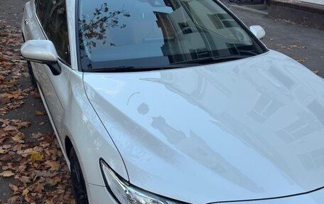 Toyota Camry, 2022 год, 3 800 000 рублей, 4 фотография