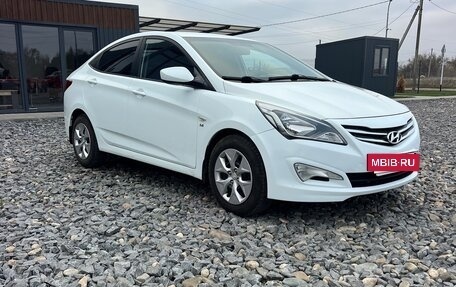 Hyundai Solaris II рестайлинг, 2015 год, 1 000 000 рублей, 2 фотография