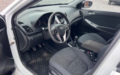 Hyundai Solaris II рестайлинг, 2015 год, 1 000 000 рублей, 13 фотография