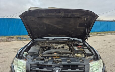 Mitsubishi Pajero IV, 2011 год, 2 160 000 рублей, 24 фотография