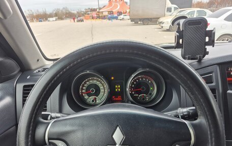 Mitsubishi Pajero IV, 2011 год, 2 160 000 рублей, 29 фотография