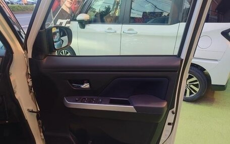 Toyota Roomy I, 2022 год, 1 065 000 рублей, 23 фотография