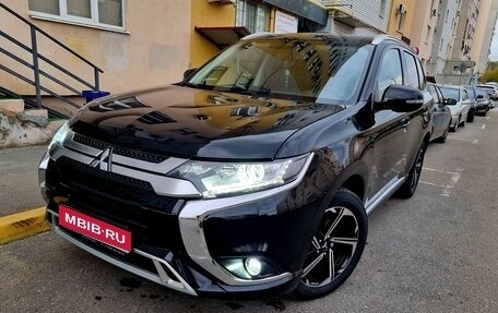Mitsubishi Outlander III рестайлинг 3, 2022 год, 3 000 000 рублей, 1 фотография