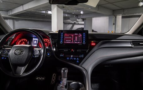 Toyota Camry, 2021 год, 3 580 000 рублей, 7 фотография