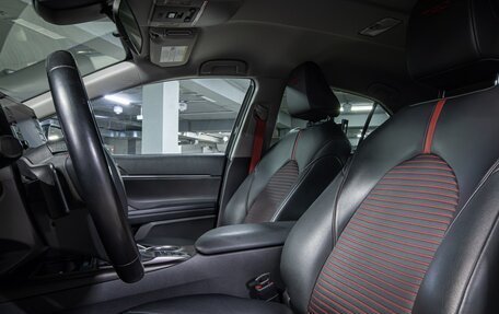 Toyota Camry, 2021 год, 3 580 000 рублей, 8 фотография