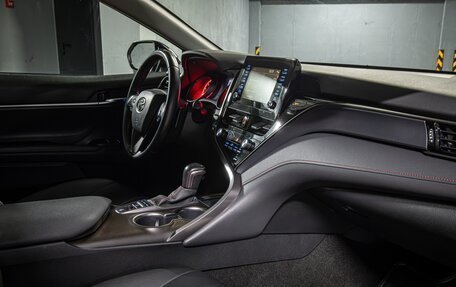 Toyota Camry, 2021 год, 3 580 000 рублей, 9 фотография