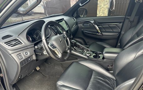 Mitsubishi Pajero Sport III рестайлинг, 2020 год, 3 150 000 рублей, 12 фотография