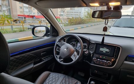 Mitsubishi Outlander III рестайлинг 3, 2022 год, 3 000 000 рублей, 12 фотография