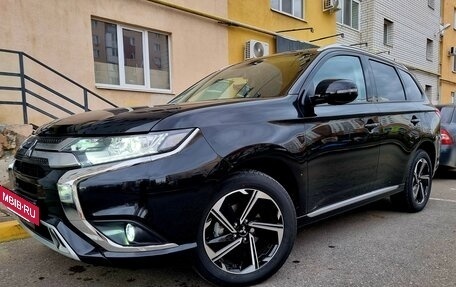 Mitsubishi Outlander III рестайлинг 3, 2022 год, 3 000 000 рублей, 2 фотография