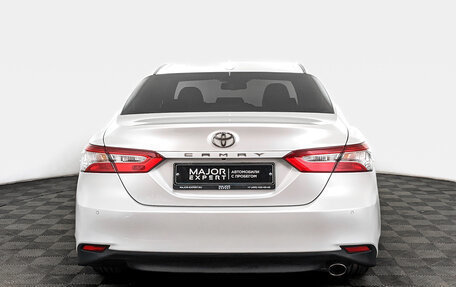 Toyota Camry, 2019 год, 2 750 000 рублей, 6 фотография