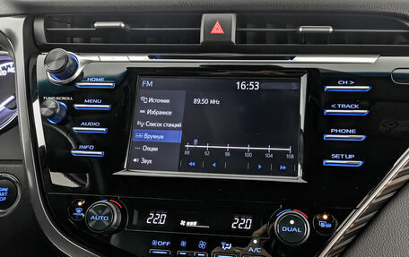 Toyota Camry, 2019 год, 2 750 000 рублей, 17 фотография