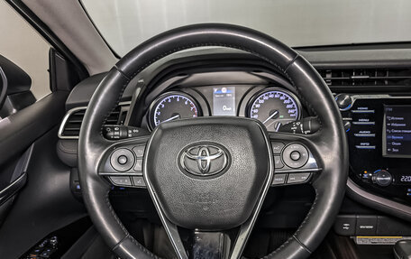 Toyota Camry, 2019 год, 2 750 000 рублей, 22 фотография