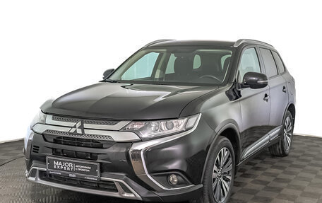 Mitsubishi Outlander III рестайлинг 3, 2020 год, 2 490 000 рублей, 1 фотография