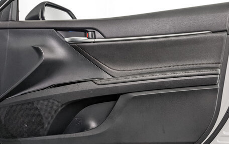 Toyota Camry, 2019 год, 2 750 000 рублей, 25 фотография