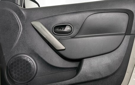 Renault Sandero II рестайлинг, 2018 год, 1 175 000 рублей, 24 фотография