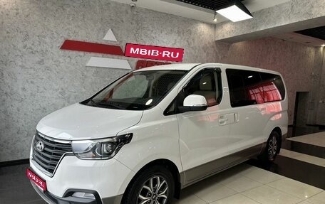 Hyundai H-1 II рестайлинг, 2021 год, 3 180 000 рублей, 1 фотография
