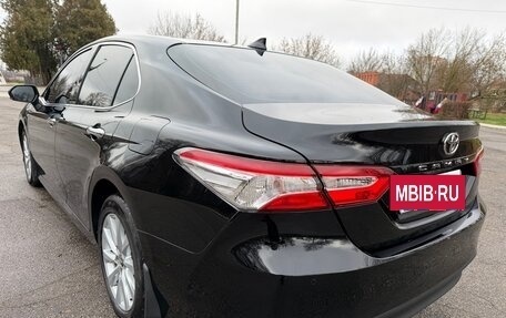 Toyota Camry, 2021 год, 2 350 000 рублей, 6 фотография