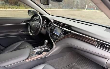 Toyota Camry, 2021 год, 2 350 000 рублей, 15 фотография