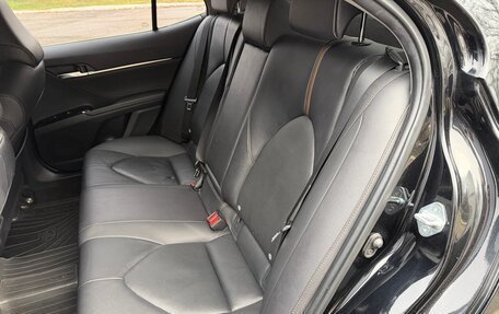 Toyota Camry, 2021 год, 2 350 000 рублей, 14 фотография